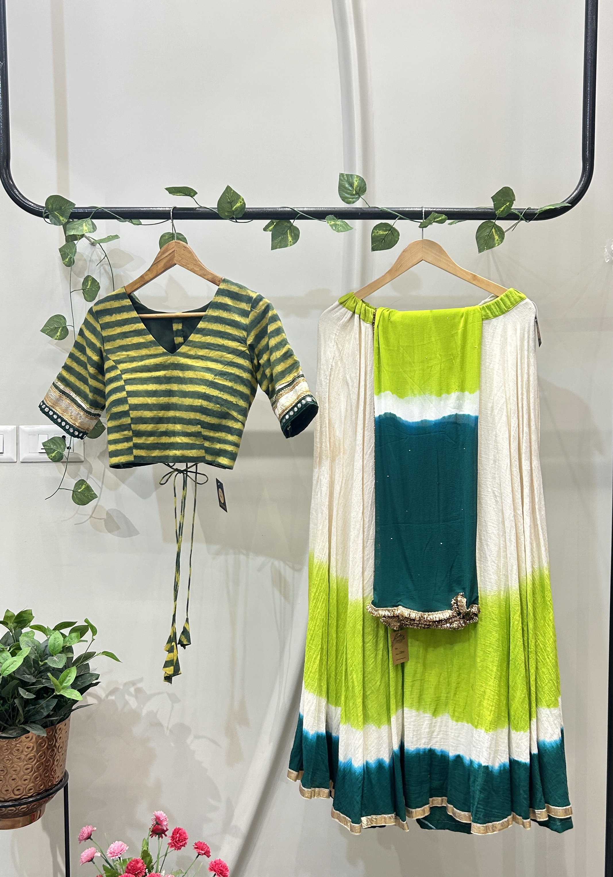 WHITE & LIGHT GREEN